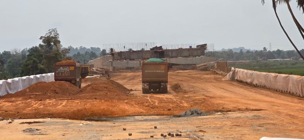Goa Earthmovers BharatBenz tippers at a road construction site